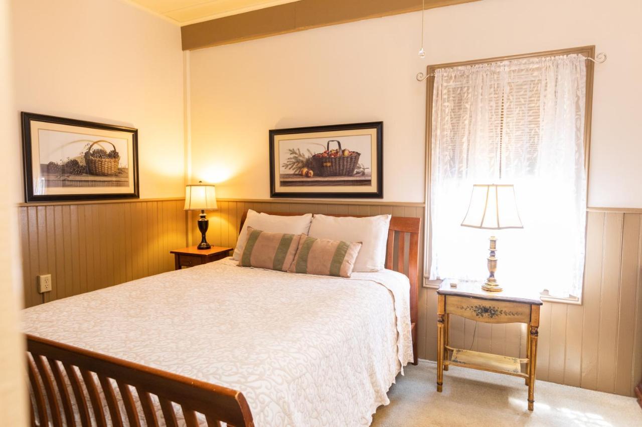 Waybury Inn East Middlebury Экстерьер фото